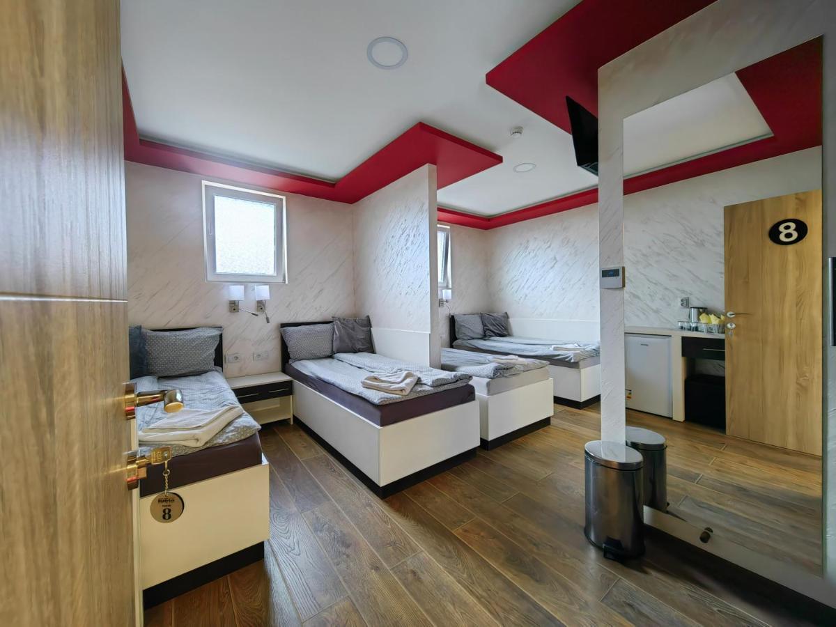Oldbrick Pub Hotel Zombor Kültér fotó