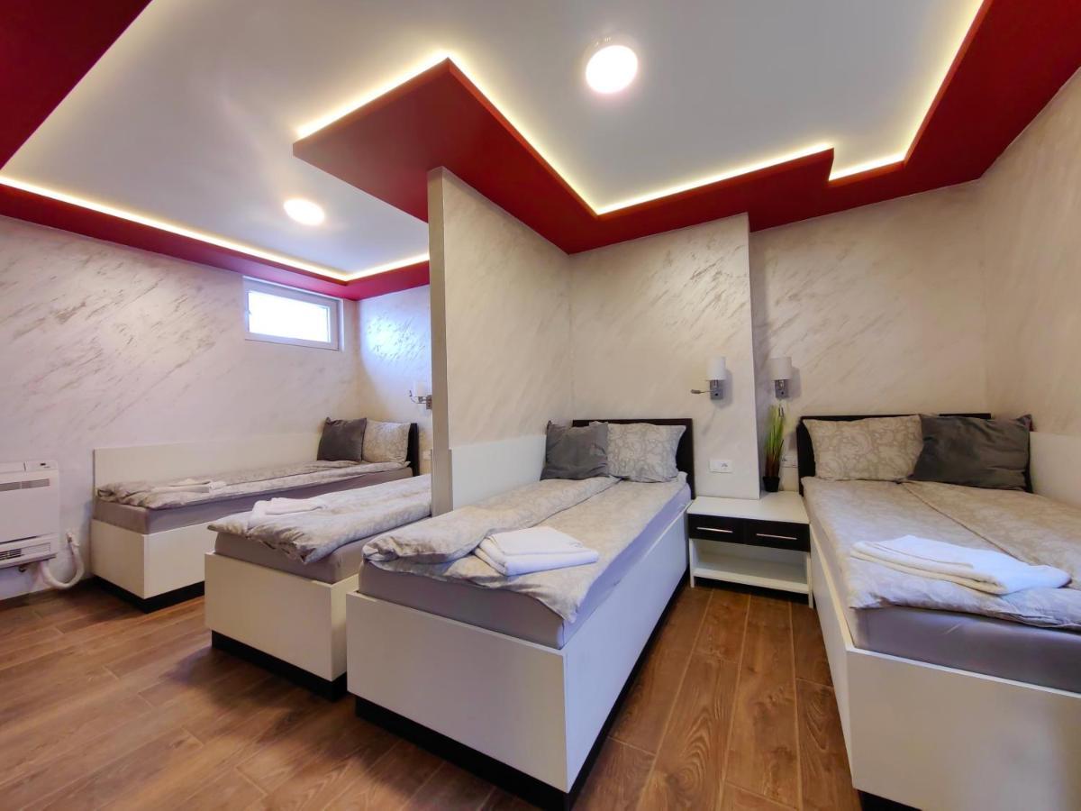 Oldbrick Pub Hotel Zombor Kültér fotó