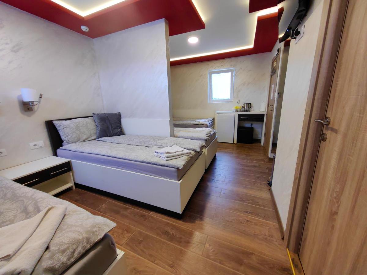 Oldbrick Pub Hotel Zombor Kültér fotó