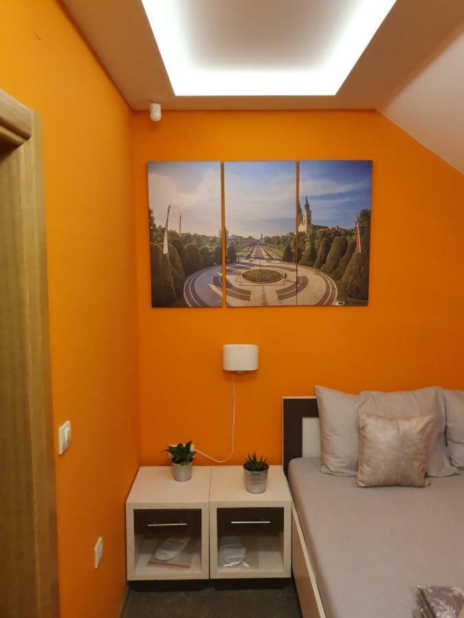 Oldbrick Pub Hotel Zombor Kültér fotó