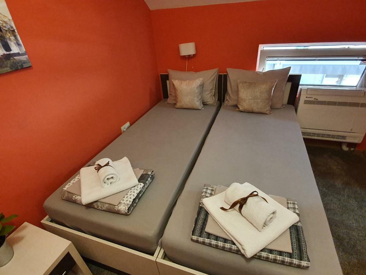 Oldbrick Pub Hotel Zombor Kültér fotó