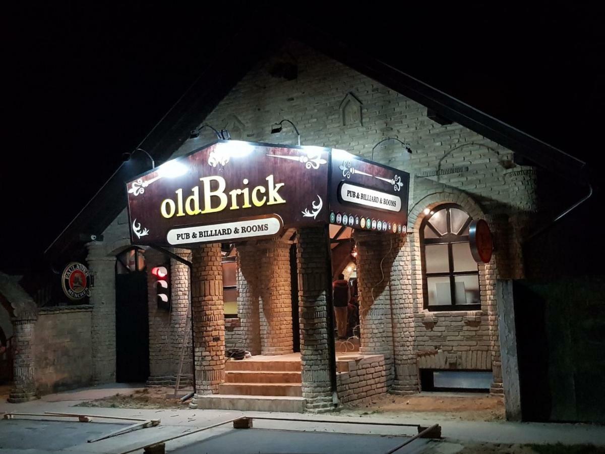 Oldbrick Pub Hotel Zombor Kültér fotó