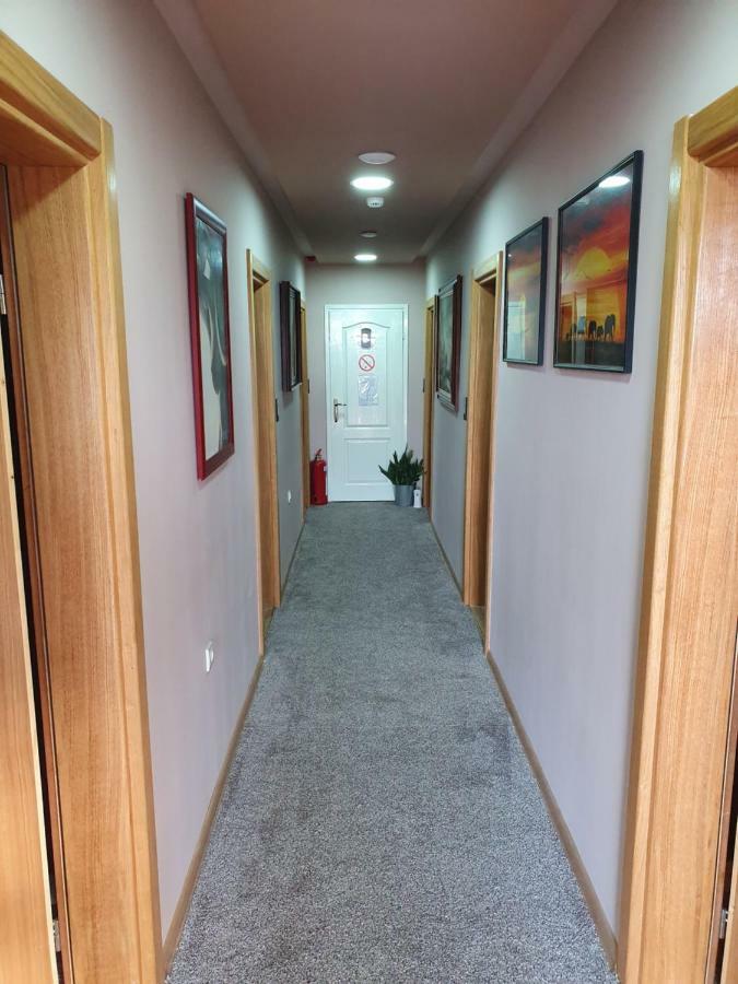 Oldbrick Pub Hotel Zombor Kültér fotó