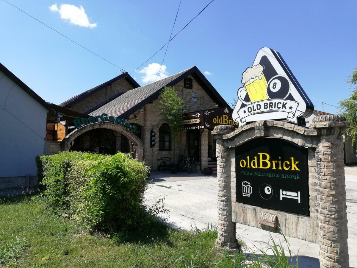 Oldbrick Pub Hotel Zombor Kültér fotó